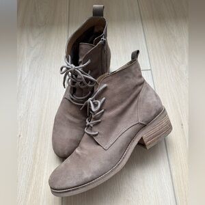 Lucky Brand Tamela Lace-Up Bootie Size 9